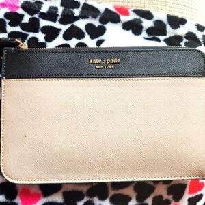 KATE Spade Wristlet ♠️